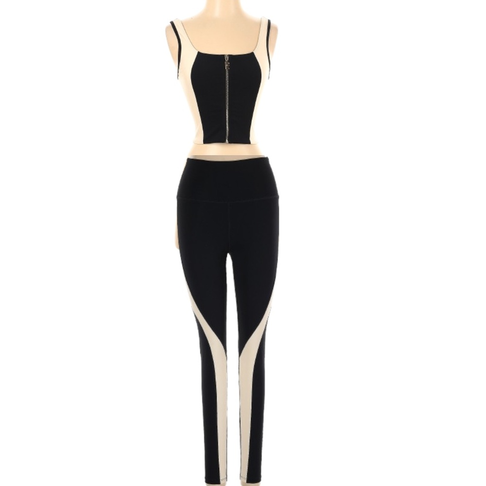 Super sexy practically new zip up top P.E. Nation gym workout outfit XS/S